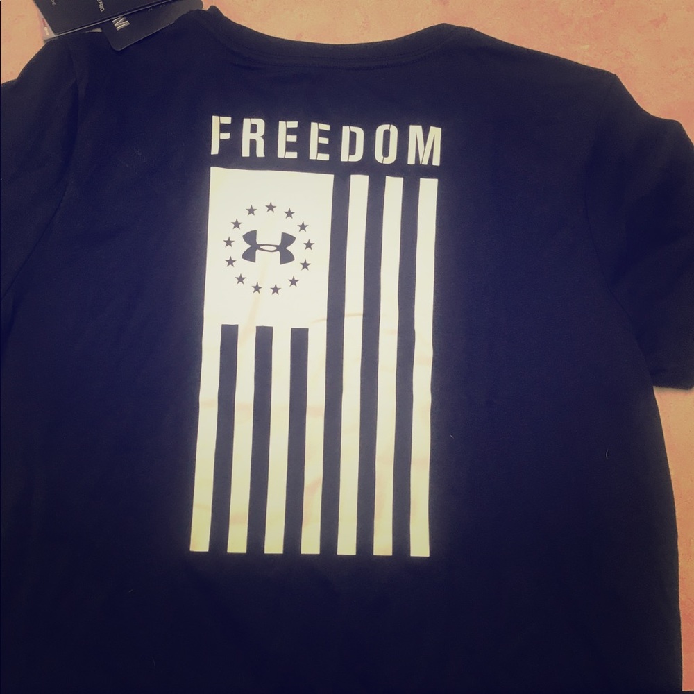 Woman’s Under Armour T Shirt